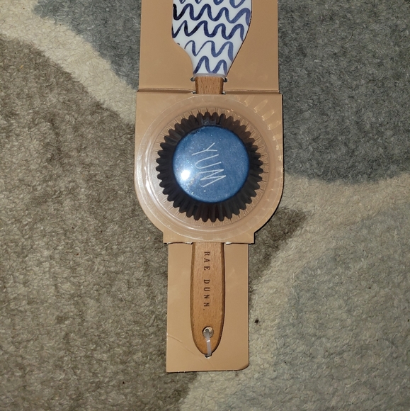 Rae Dunn Spatula & Cupcake Set New - Picture 4 of 4